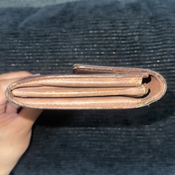 Authentic Louis Vuitton Sarah Monogram Wallet - Picture 9 of 12